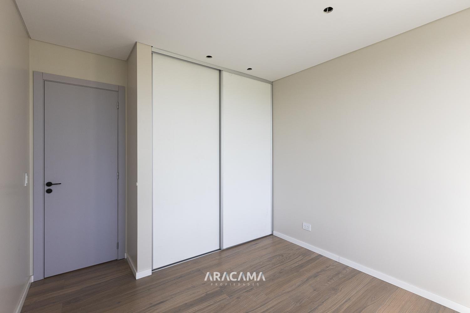 Casa en Venta en el Barrio Privado Canning Chico – Canning