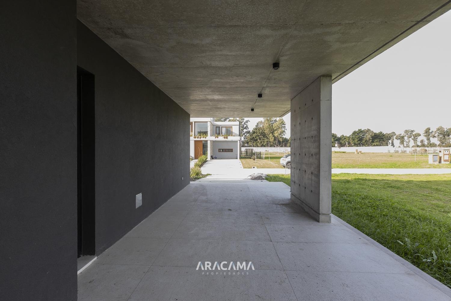 Casa en Venta en el Barrio Privado Canning Chico – Canning