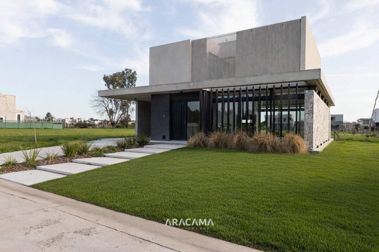 Casa en Venta en el Barrio Privado Canning Chico – Canning