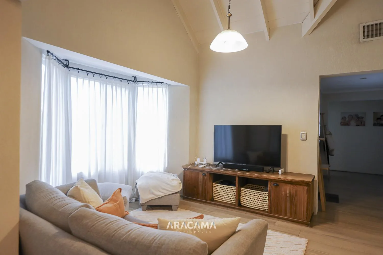 Casa en Venta en Campos de Echeverria – Canning
