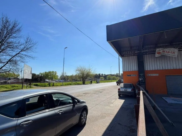 Local con Deposito en Alquiler en Tristan Suarez
